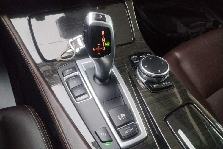 Used BMW 5 Series 2014 525Li Luxury Design Package
