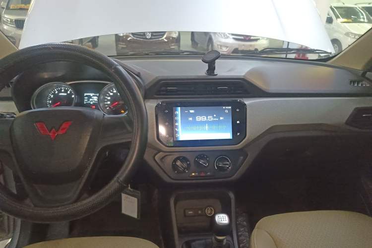 Used Wuling Hongguang 2021 1.5L Facelifted S Comfort Version with Electric Power Steering LAR
