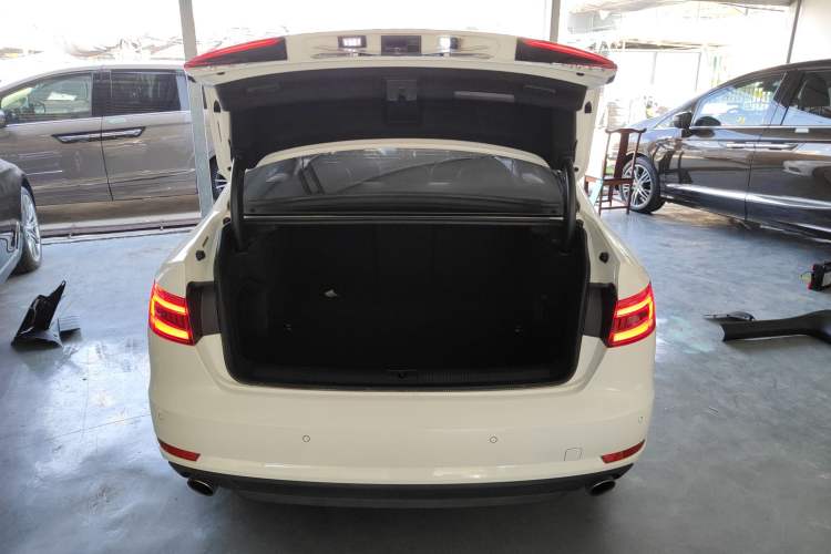 Used Audi A4L 2017 Plus 40 TFSI Ambition Model
