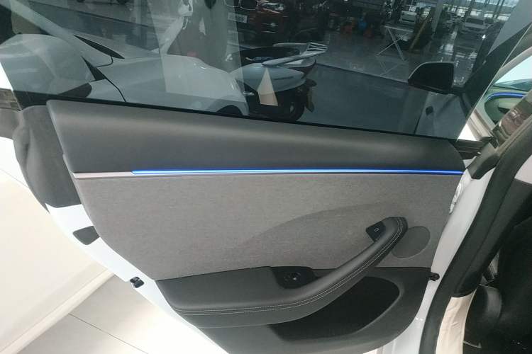 Used Tesla Model 3 2025 Rear-Wheel-Drive Version
