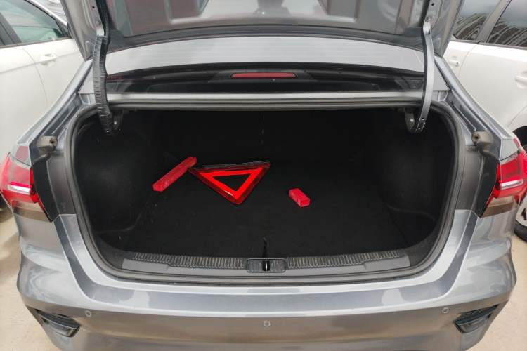 Used Roewe i5 2021 1.5L CVT Platinum Edition
