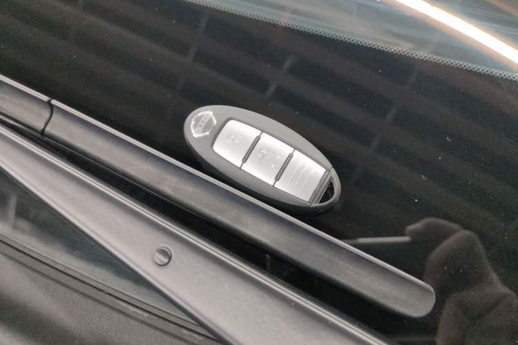 Used Nissan X-Trail 2023 Classic 2.0L Two-Wheel Drive Smart Connect Premium Edition