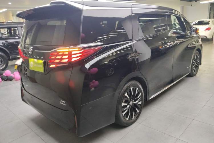 Used Toyota Alphard 2024 Dual-Engine 2.5L Deluxe Edition
