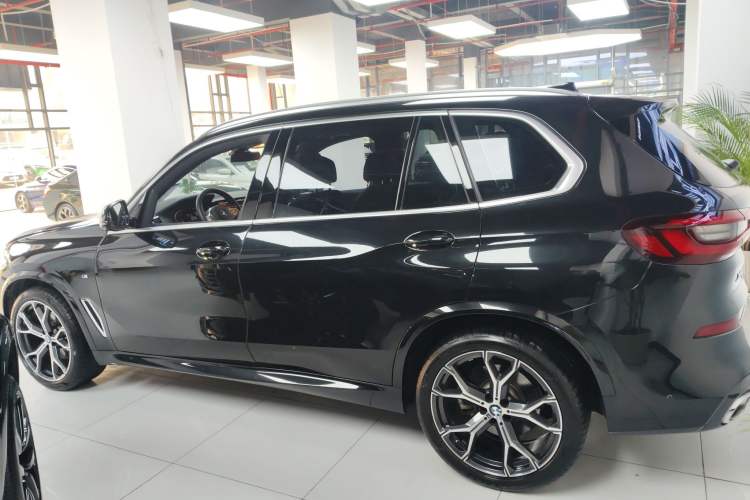 Used BMW X5 2022 Restyled xDrive 40Li M Sport Package
