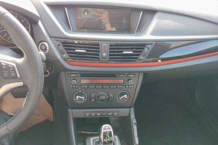 Used BMW X1 2015 sDrive18i Fashion Upgrade Edition
