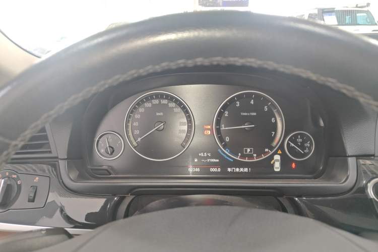 Used BMW 5 Series 2014 520Li Elegant Model
