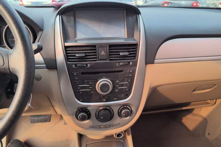 Used Buick Excelle 2013 1.5L Automatic Classic Model
