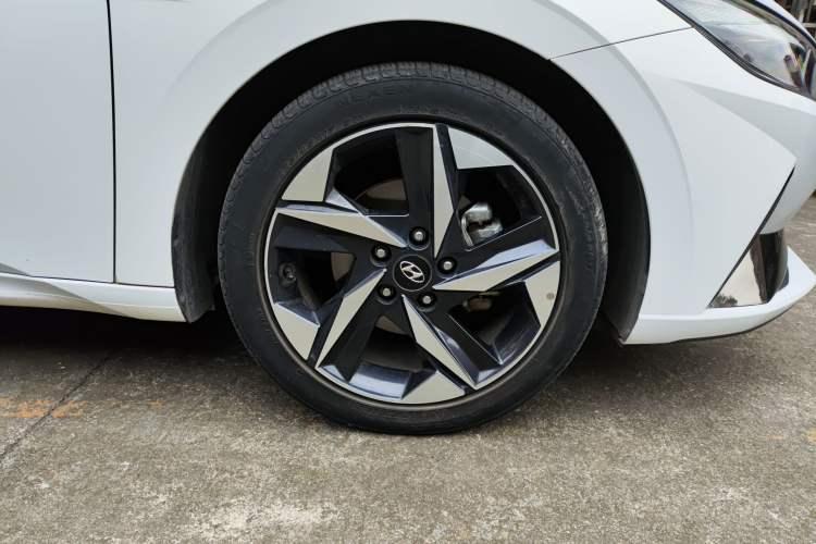 Used Hyundai Elantra 2022 1.5L CVT LUX Prestige Edition
