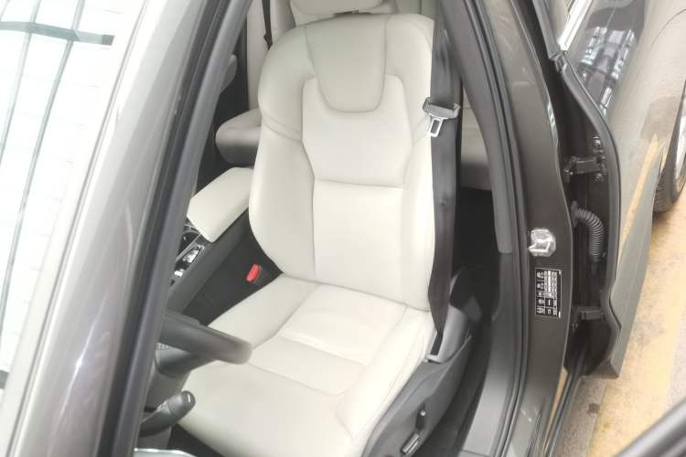 Used Volvo XC60 2018 T5 4x4 Zhiyi Edition