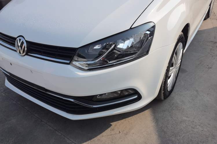 Used Volkswagen Polo 2016 1.6L Automatic Comfort Model
