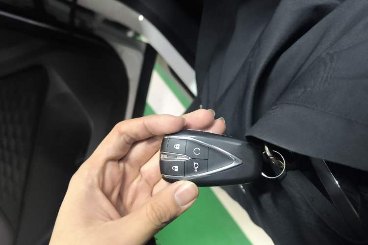 Used Changan UNI-K iDD 2022 Blue Whale iDD 130km 1.5T Prestige Model
