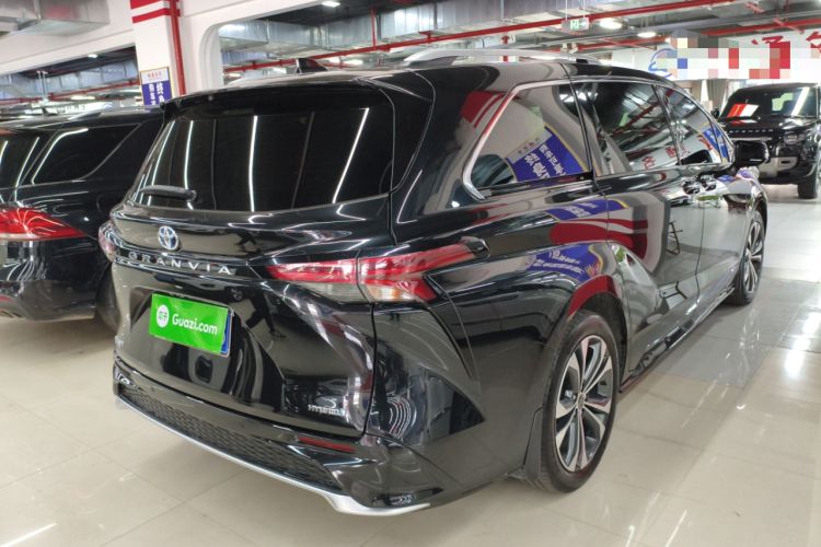 Used Toyota Granvia 2022 2.5L Hybrid Prestige Edition
