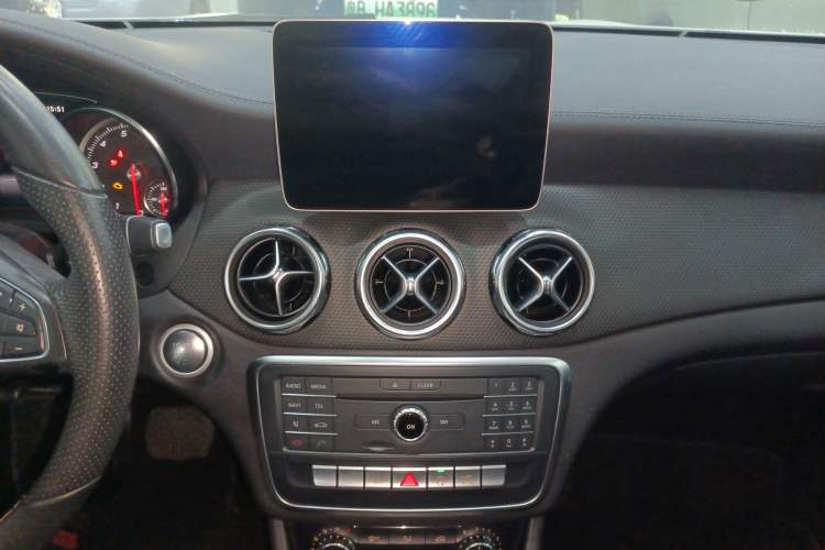 Used Mercedes-Benz GLA 2017 GLA 200 Fashion Model
