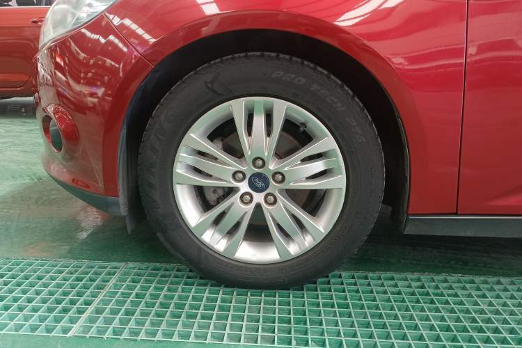 Used Ford Focus 2012 Sedan 1.6L Automatic Comfort Model
