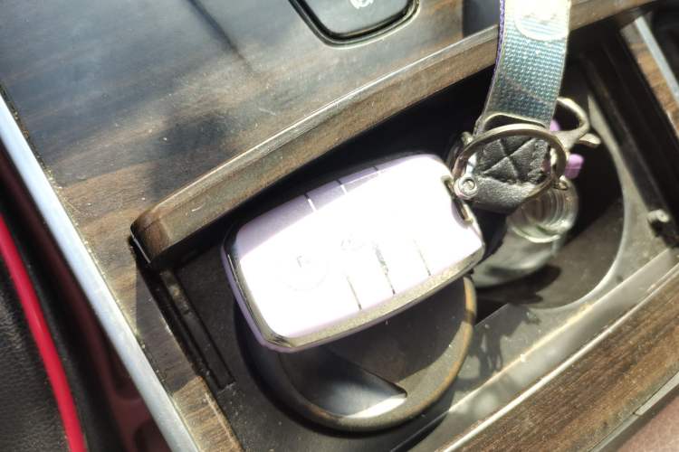 Used Land X7 2015 2.0T Panoramic Prestige Edition
