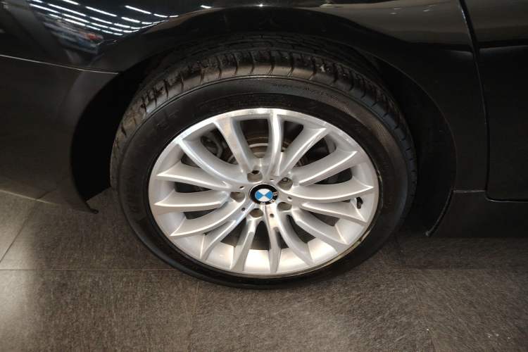 Used BMW 5 Series 2014 525Li Luxury Design Package