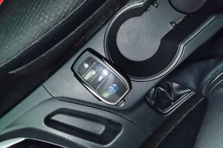 Used Toyota Levin 2017 Revised Dual-Engine 1.8H GS E-CVT Elite Sunroof Version China V Standard