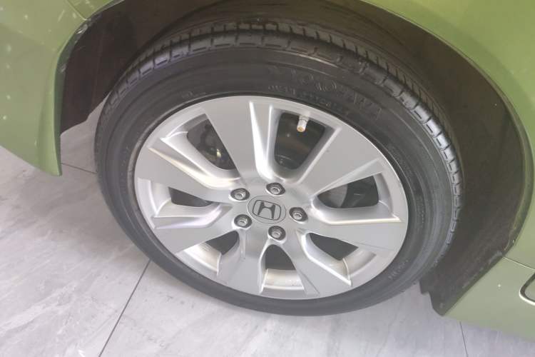 Used Honda Jade 2013 1.8L automatic Comfort version 5 seats
