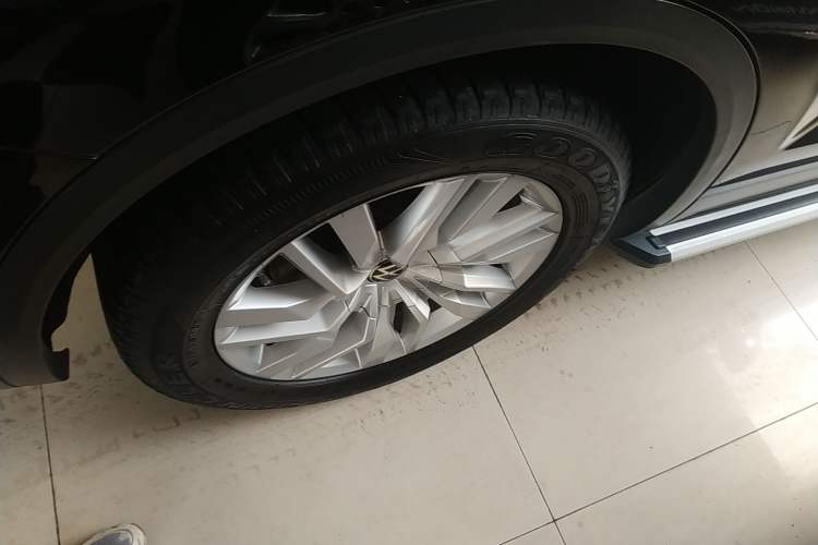 Used Volkswagen Touareg 2019 2.0 TSI Flagship Edition China VI
