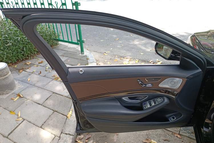 Used Mercedes-Benz S-Class 2018 S 320 L
