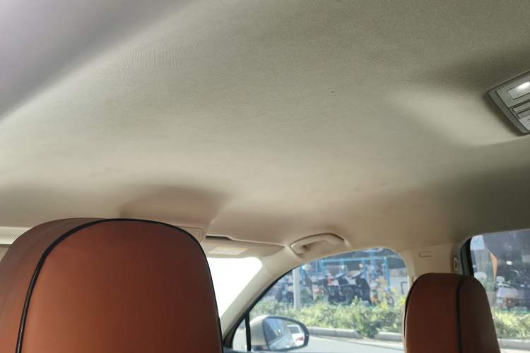 Used Volkswagen Tiguan L 2021 280TSI Automatic Two-Wheel Drive Smart Edition
