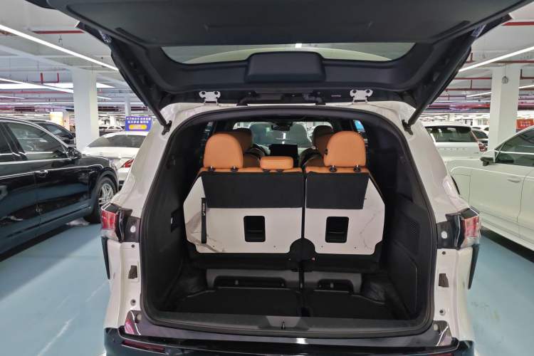 Used Toyota Sienna 2021 2.5L Hybrid Platinum Edition
