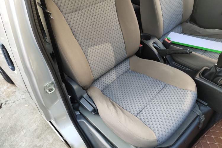 Used Wuling Zhiguang 2015 1.2L Practical LS-I Model
