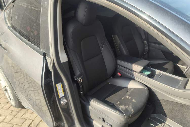 Used Tesla Model Y 2021 Long-Range All-Wheel-Drive Version 3D7
