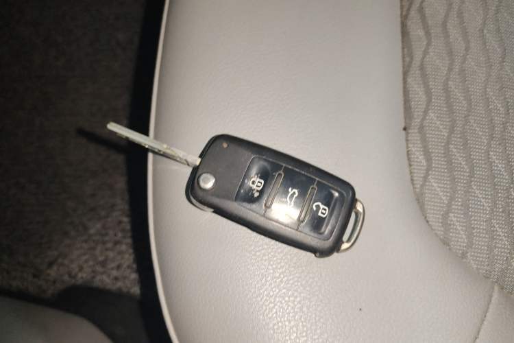 Used Skoda Rapid 2015 1.6L Automatic Smart Selection Model
