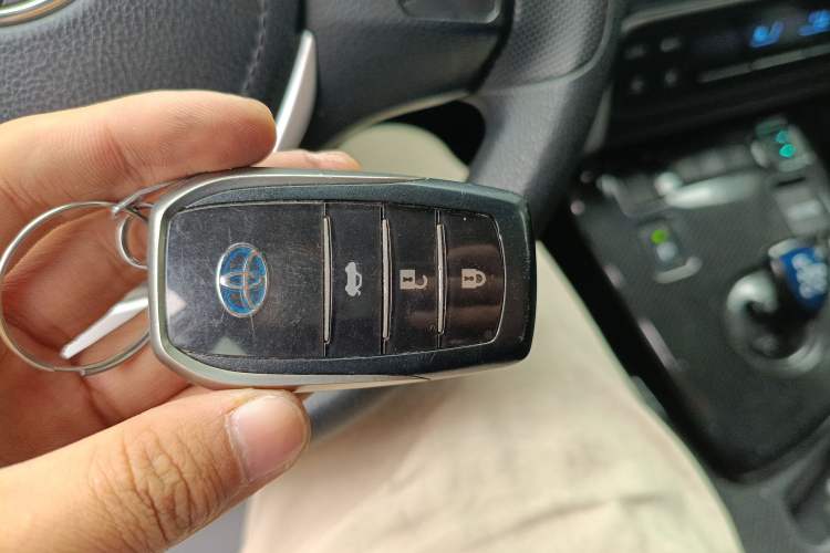 Used Toyota Levin 2017 Revised Dual-Engine 1.8H GS E-CVT Elite Sunroof Version China V Standard
