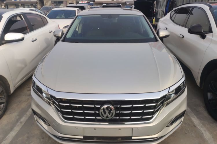 Used Volkswagen Passat 2020 330TSI Luxury Edition China VI
