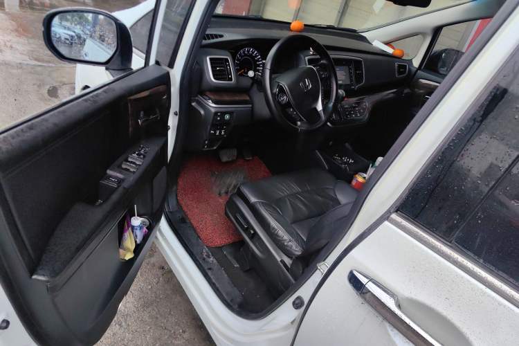 Used Honda Odyssey 2015 Revised Version 2.4L Supreme Edition
