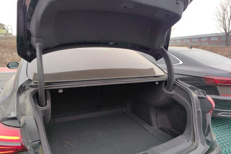 Used Hongqi H5 2024 1.5T DCT Smart Connect Flagship Edition
