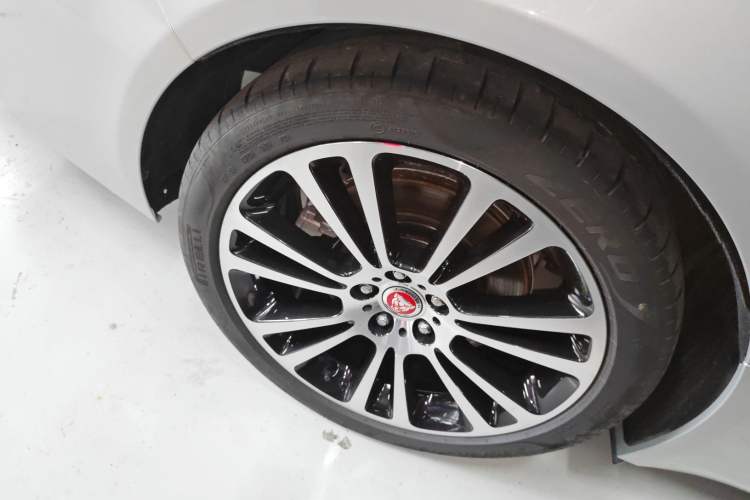 Used Jaguar XFL 2024 2.0T P250 Two-Wheel Drive Prestige Luxury Edition
