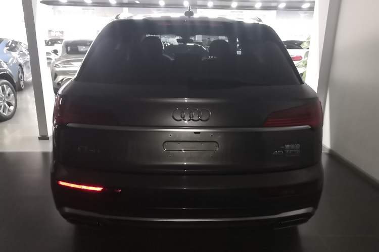 Used Audi Q5L 2022 40T Fashionable and Dynamic Model