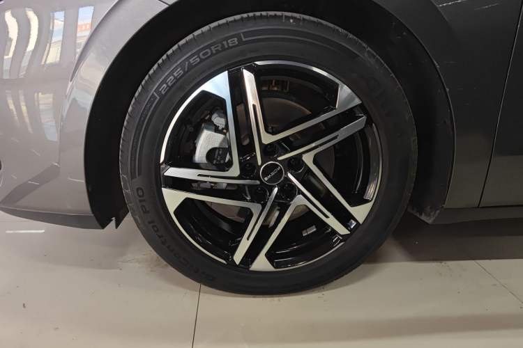 Used Roewe D7 2023 DMH 125km Excellence Edition
