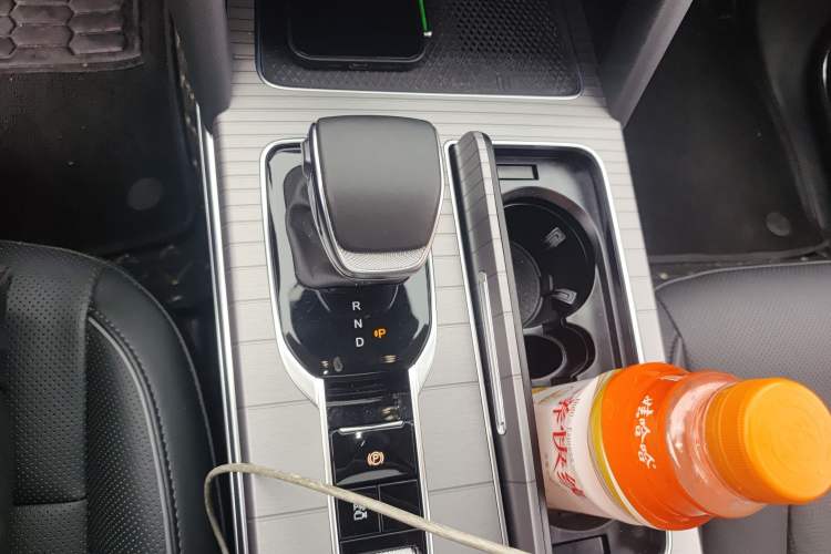 Used Hongqi HS7 PHEV 2024 2.0T PHEV Four-Wheel Drive Flagship Edition 6 Seats
