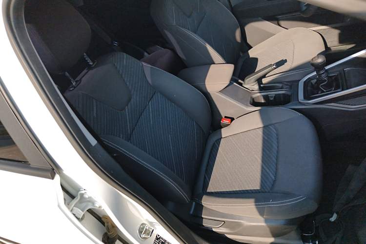 Used Wuling Alvez 2022 1.5L Manual Free-Style Model