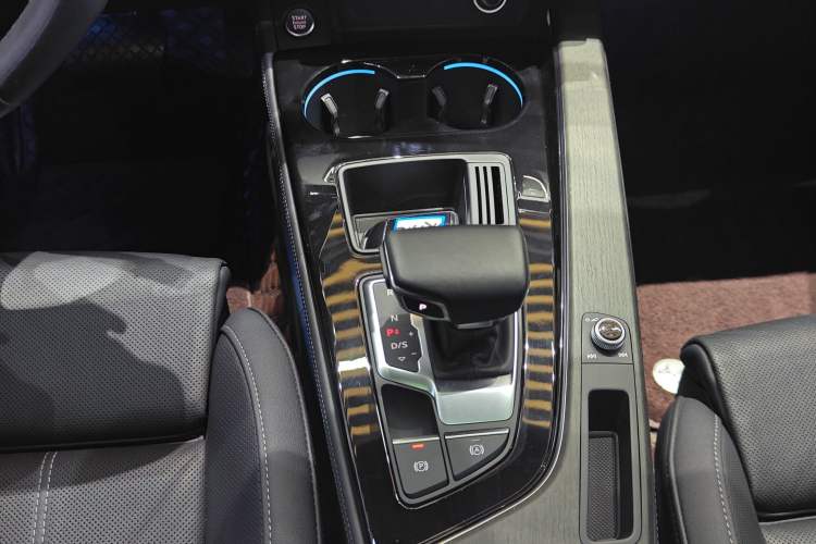 Used Audi A4L 2023 40 TFSI Luxury Dynamic Model
