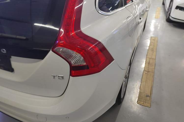 Used Volvo V60 2017 T5 Zhiyi Edition China V Standard
