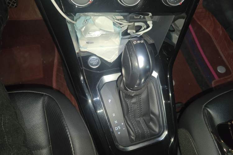 Used Volkswagen T-ROC 2021 280TSI DSG Two-Wheel Drive Comfort Connect Edition
