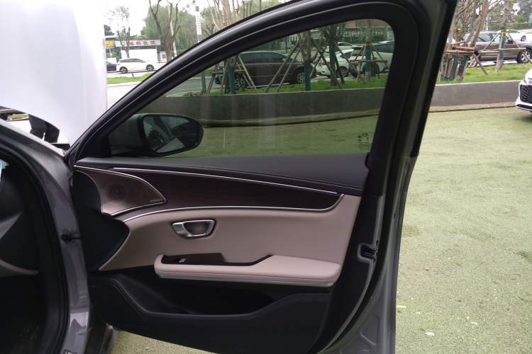 Used BYD Han 2025 EV with 701 km of Laser Radar-Enabled Intelligent Driving
