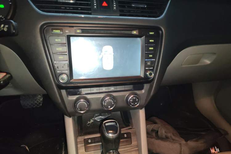 Used Skoda Octavia 2015 1.6L Automatic Yijun Edition
