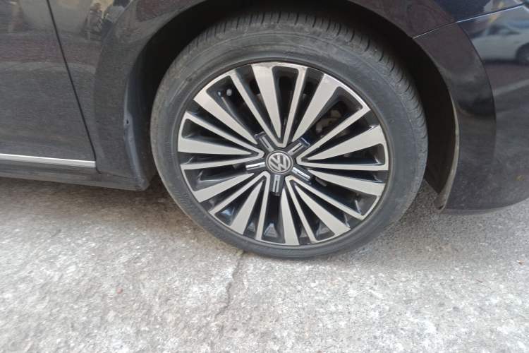 Used Volkswagen Passat 2019 330TSI Luxury Edition China VI Standard
