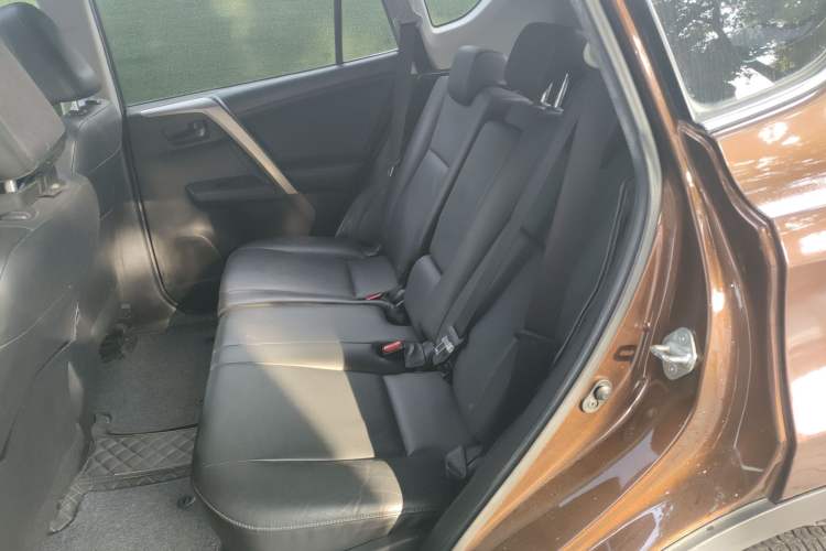 Used Toyota RAV4 2015 2.5L Automatic 4x4 Elite Edition
