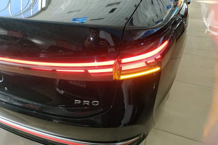 Used Volkswagen Passat 2025 Pro 380TSI Dragon Glory Edition
