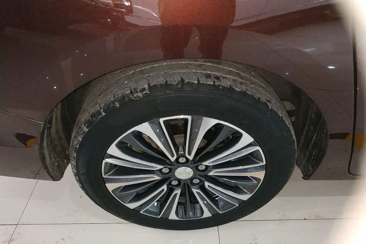 Used Buick GL8 2022 ES Land Cruiser 653T Luxury Model
