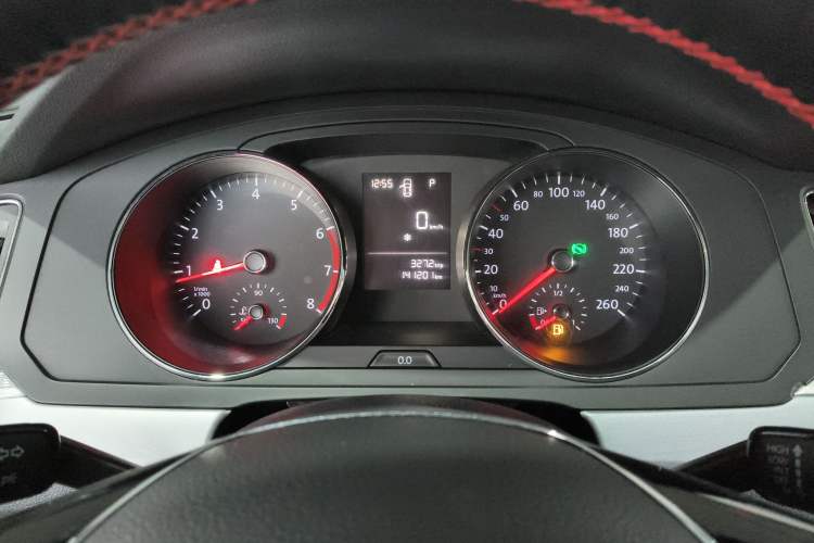 Used Volkswagen Lamando 2015 230TSI DSG Fashion Edition
