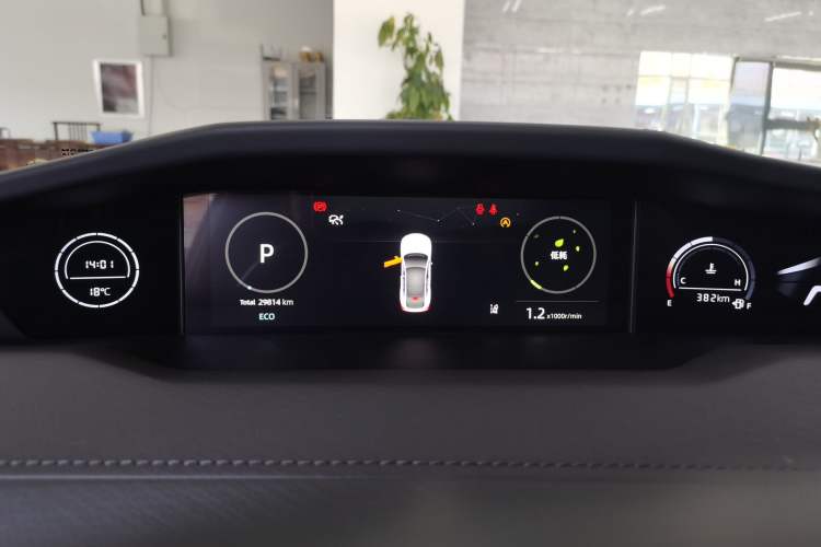 Used Changan UNI-V 2023 1.5T Prestige Model
