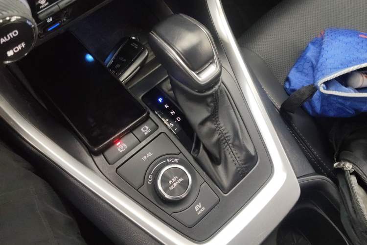 Used Toyota Wildlander 2023 Dual-Motor 2.5L E-CVT Four-Wheel Drive Prestige Edition
